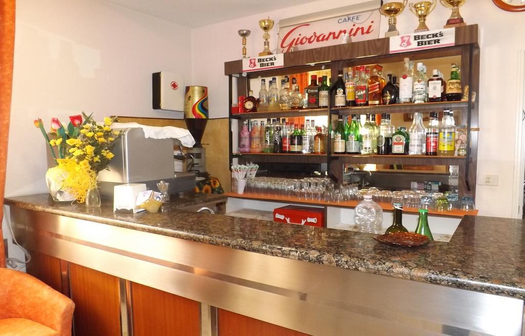 Hotel La Vela Белариа-Игеа Марина Екстериор снимка