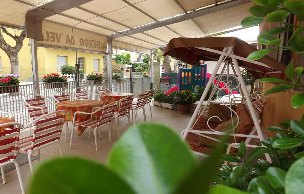 Hotel La Vela Белариа-Игеа Марина Екстериор снимка