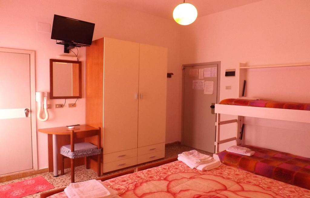 Hotel La Vela Белариа-Игеа Марина Стая снимка
